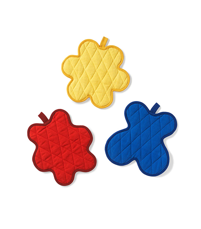 serving-friends-pot-holders.jpeg Serving Friends Pot Holders - Image 1