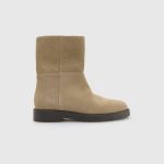 Leather ankle boots with zipper