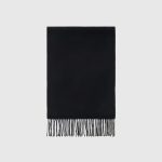 Scarf with fringes