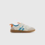 Trainers with Velcro fastening