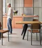 EM Table - Image 2